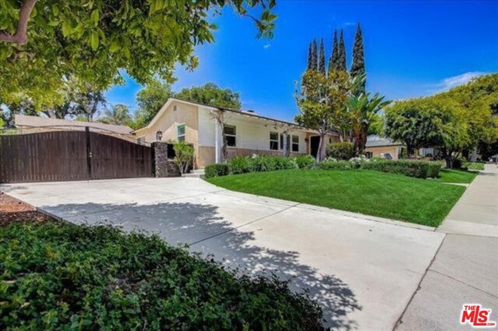 4847 Crown Avenue - Photo 4