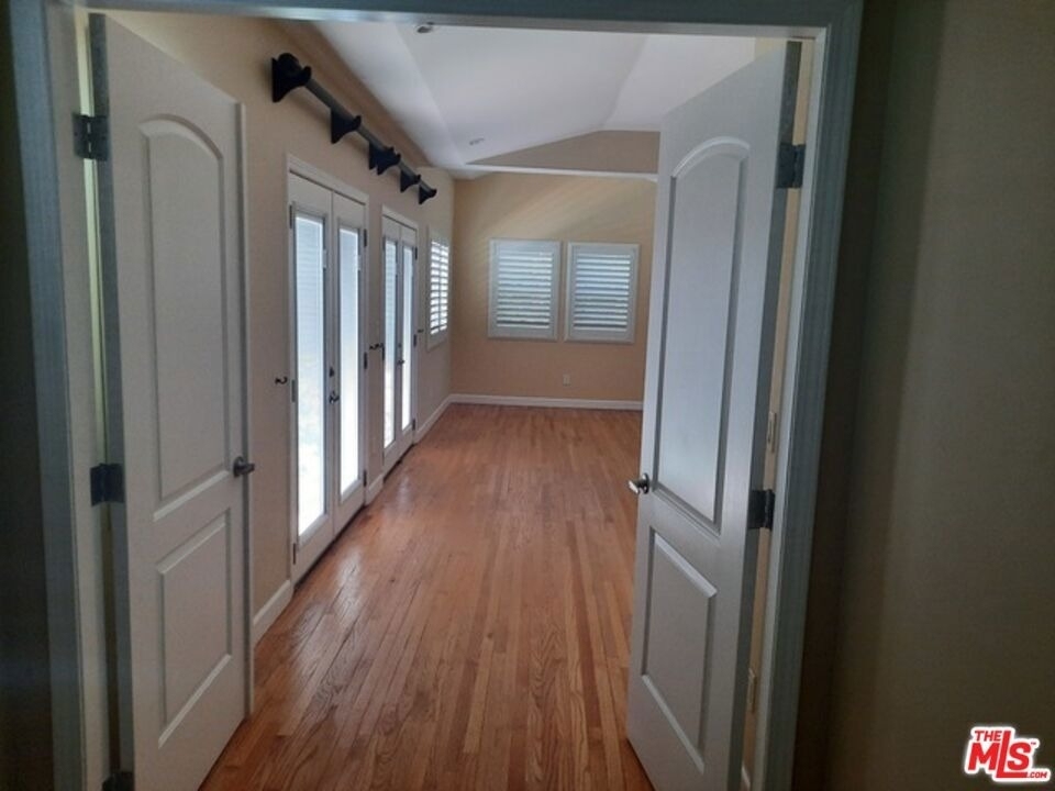 4847 Crown Avenue - Photo 14
