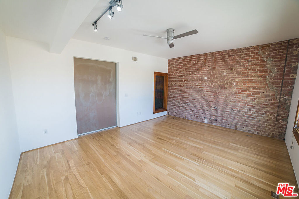 8 Brooks Avenue - Photo 9