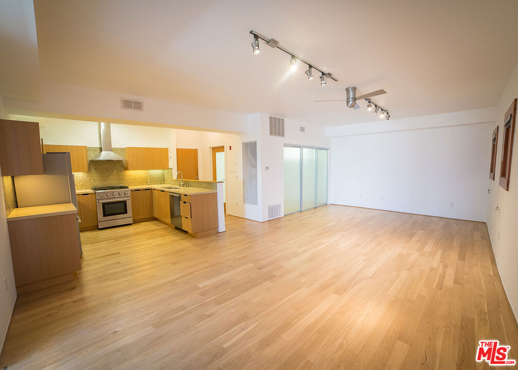 8 Brooks Avenue - Photo 7