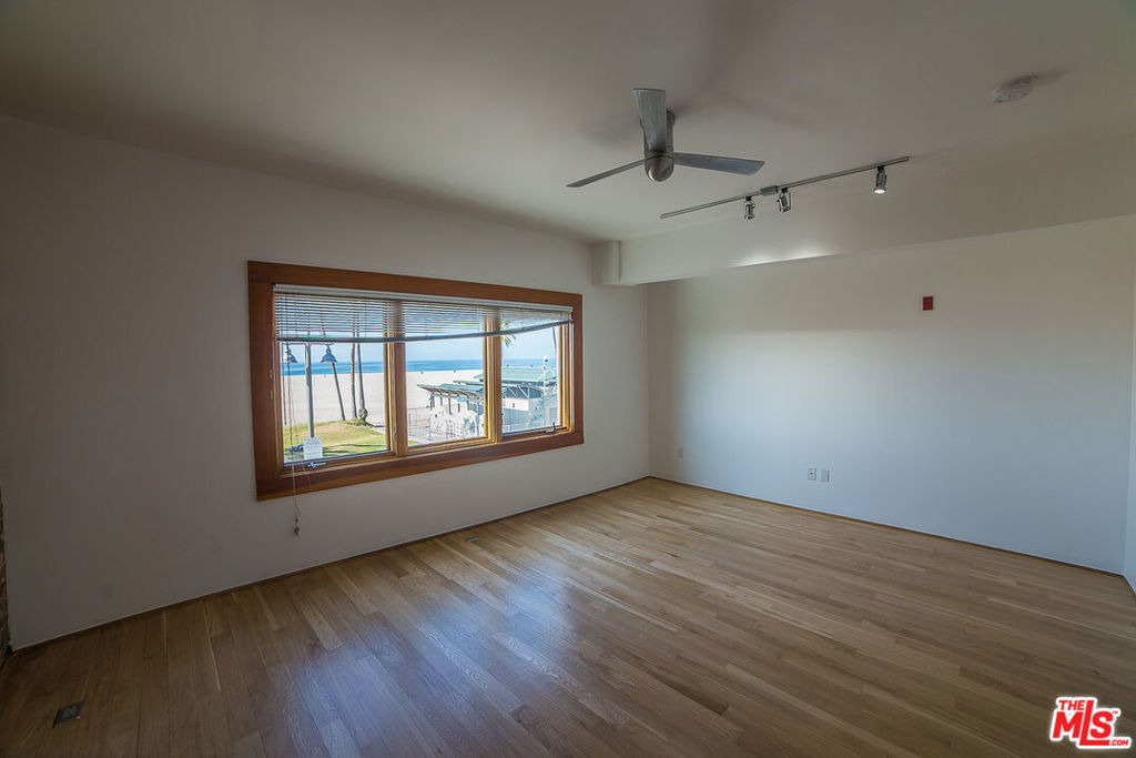 8 Brooks Avenue - Photo 5
