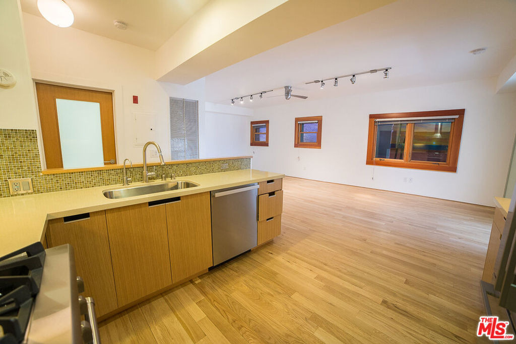 8 Brooks Avenue - Photo 18