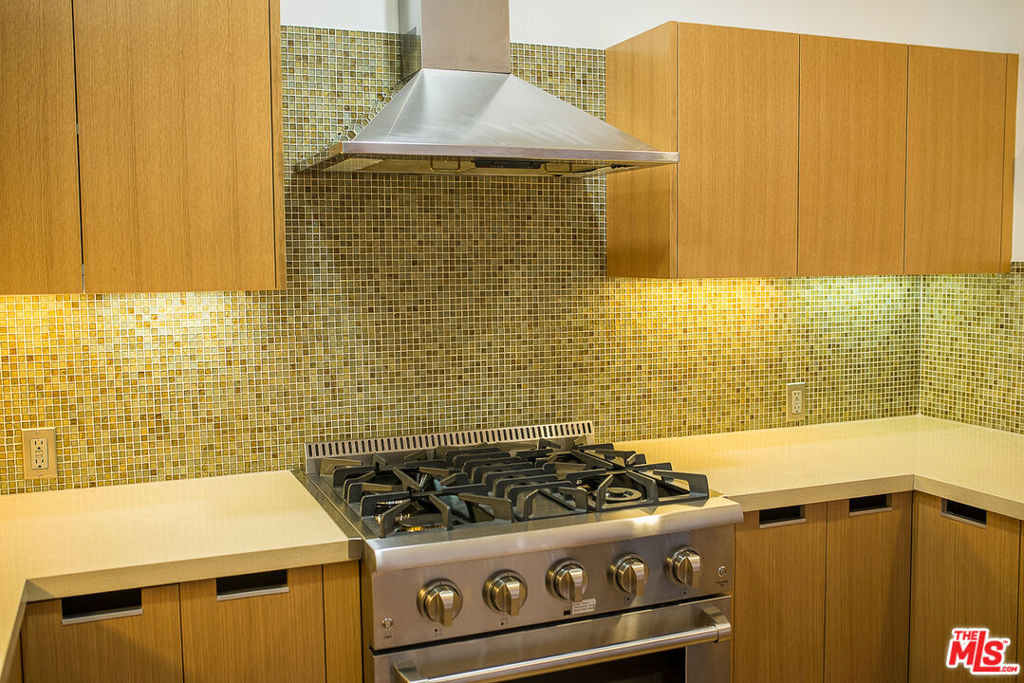 8 Brooks Avenue - Photo 10