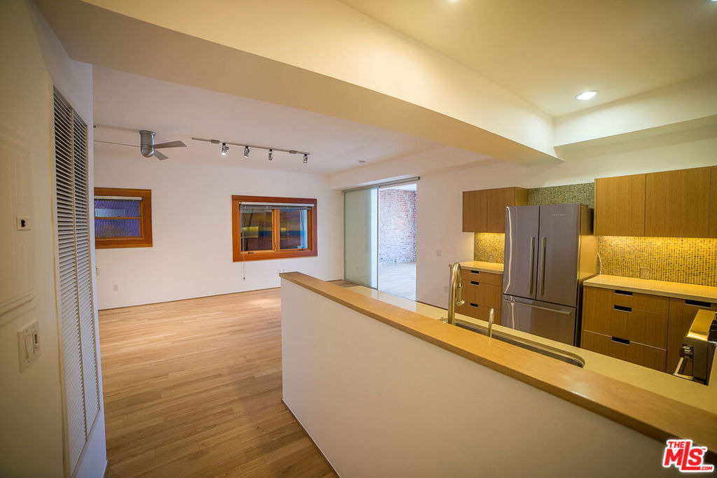 8 Brooks Avenue - Photo 12