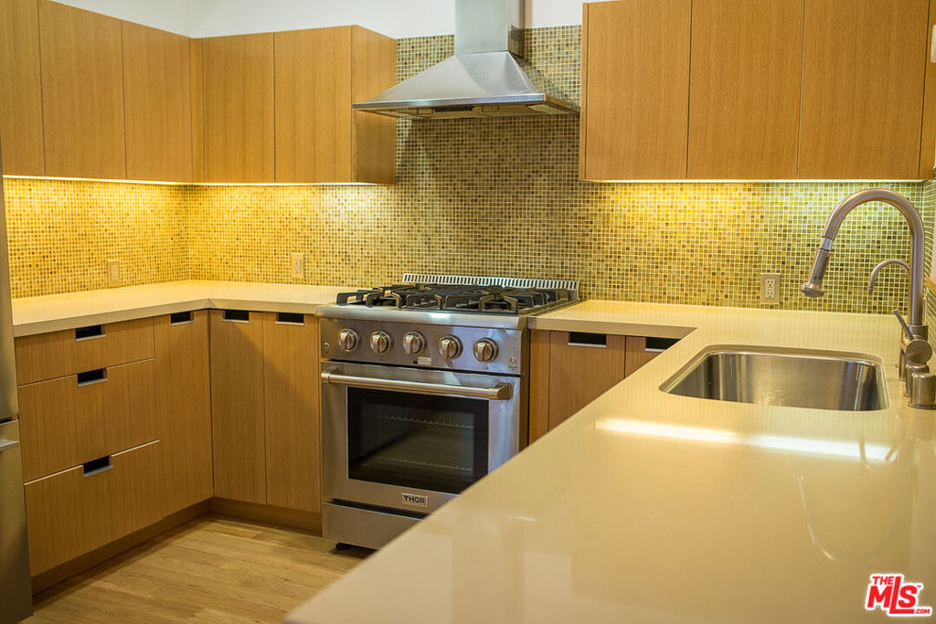 8 Brooks Avenue - Photo 17
