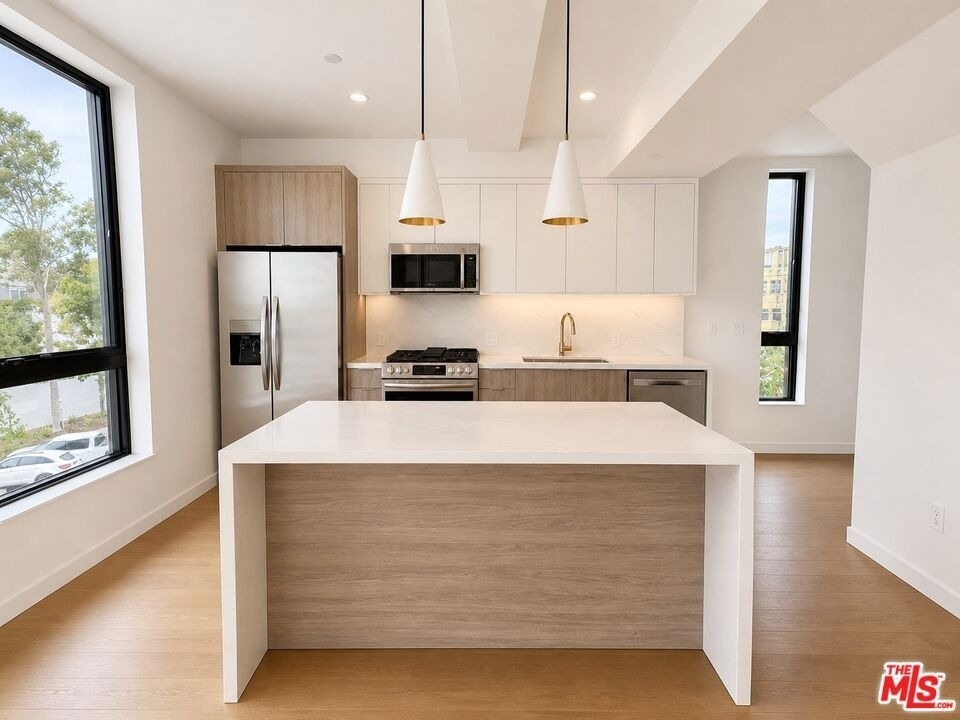1257 N Detroit Street - Photo 0