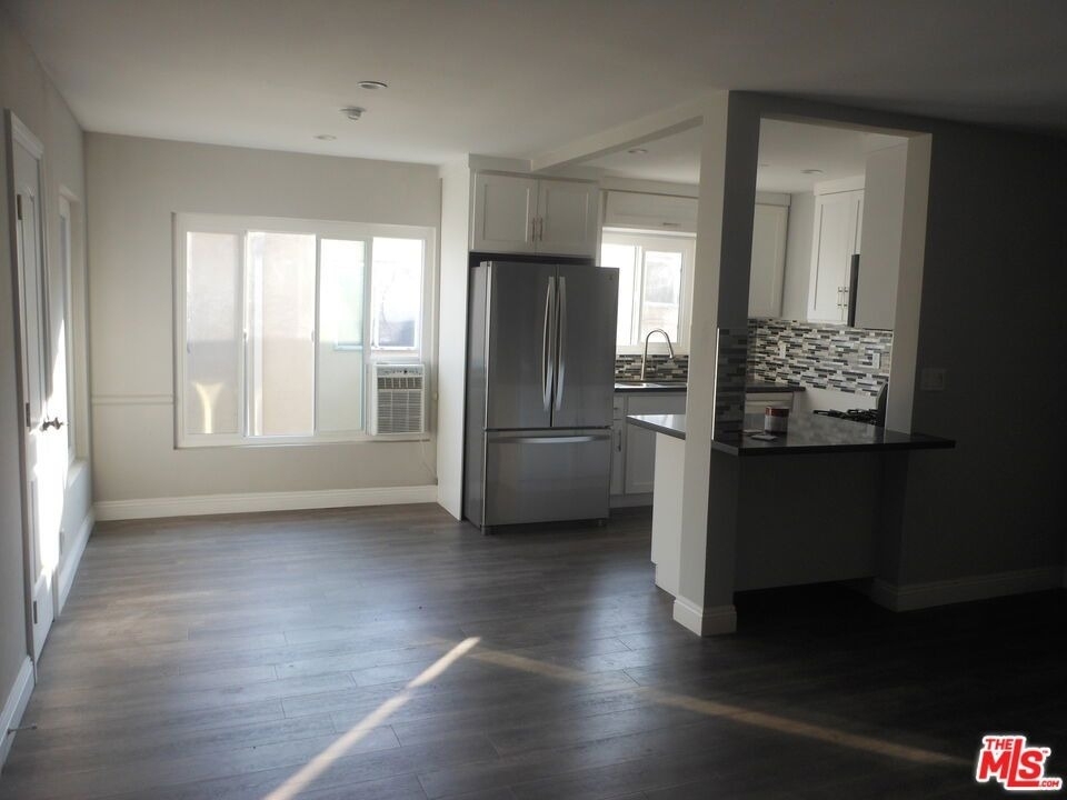 213 S Alexandria Avenue - Photo 3