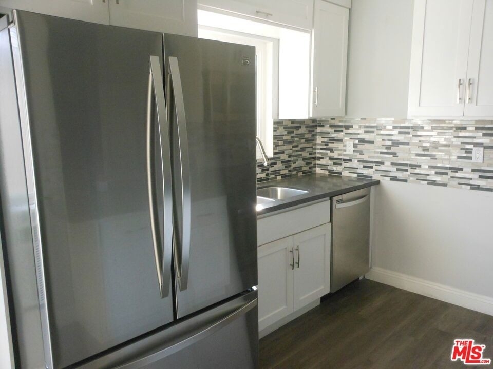 213 S Alexandria Avenue - Photo 5