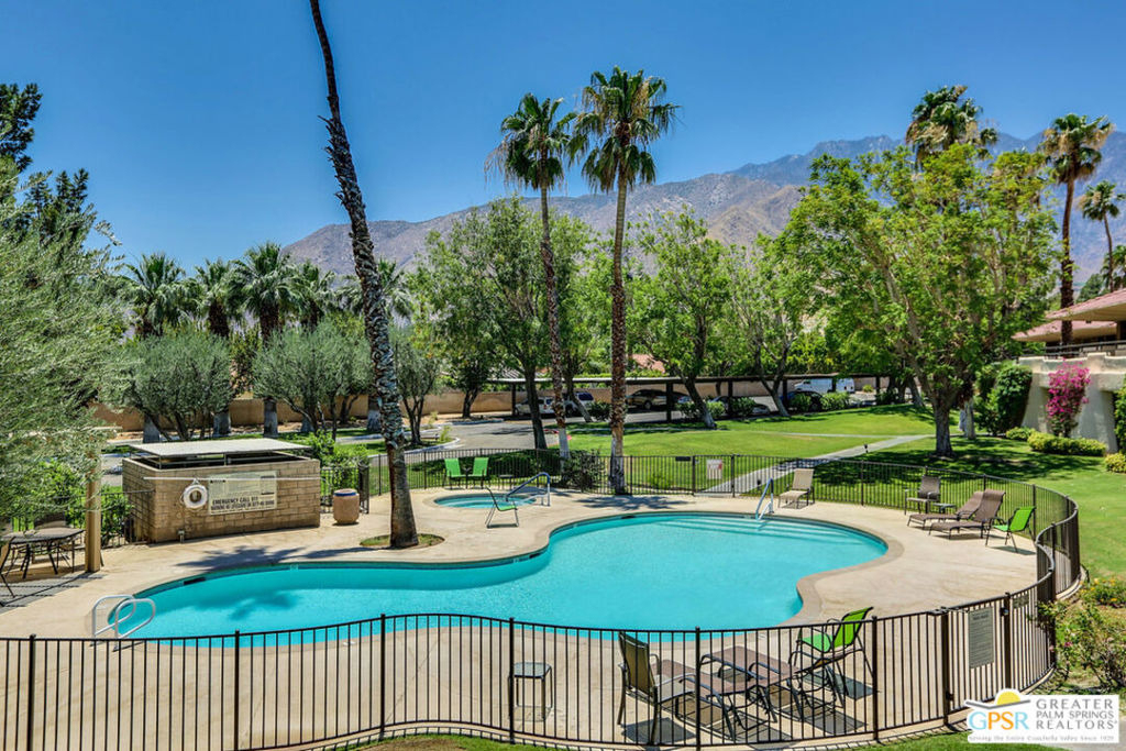 420 N Villa Court - Photo 18