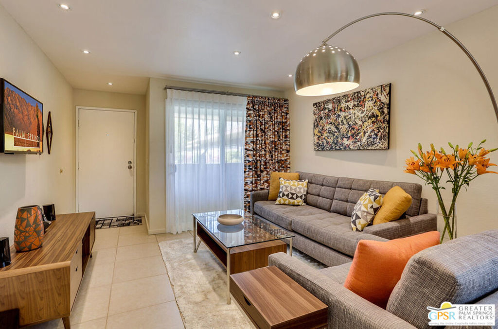 420 N Villa Court - Photo 3