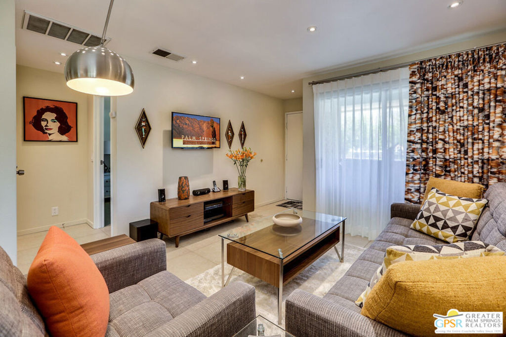 420 N Villa Court - Photo 4