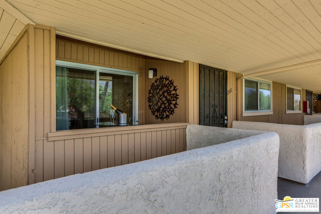420 N Villa Court - Photo 15