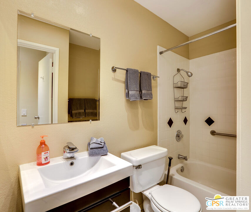 420 N Villa Court - Photo 14