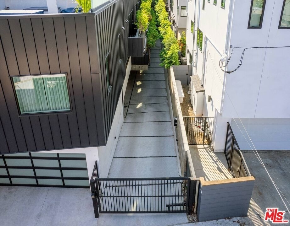 330 Rennie Avenue - Photo 30