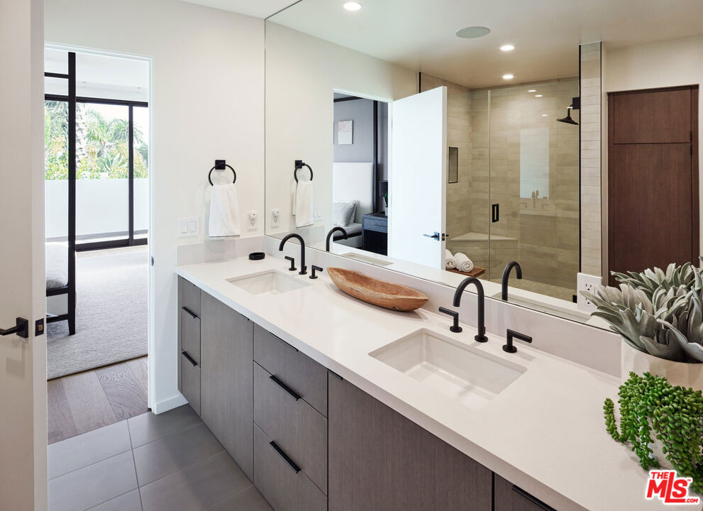 330 Rennie Avenue - Photo 13