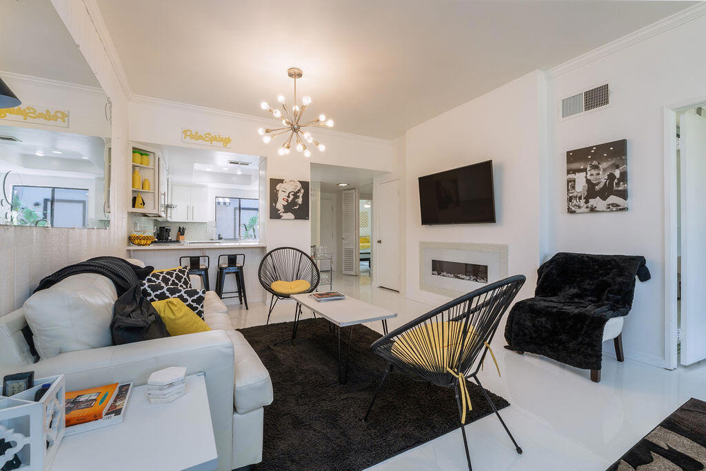 689 N Majorca Circle - Photo 3