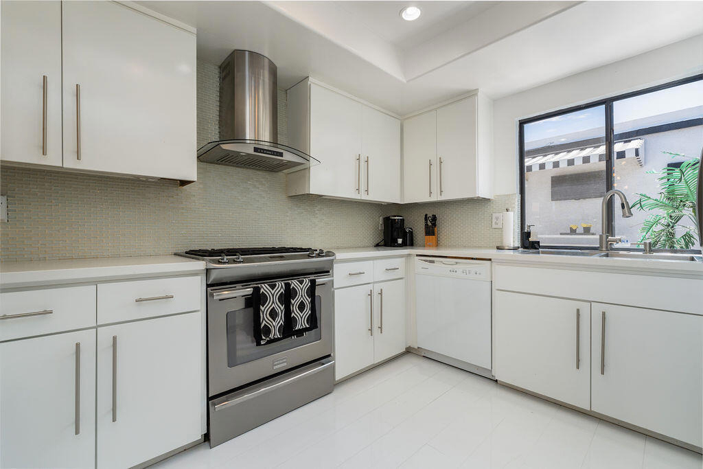 689 N Majorca Circle - Photo 8