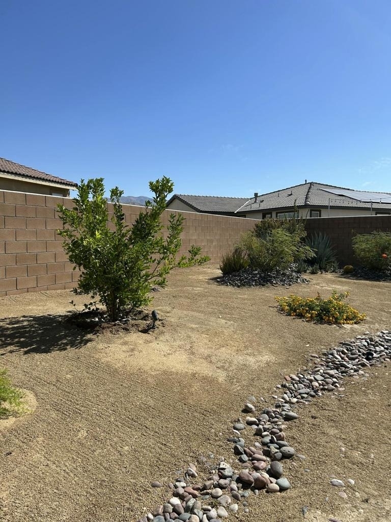 40082 Catania Court - Photo 18