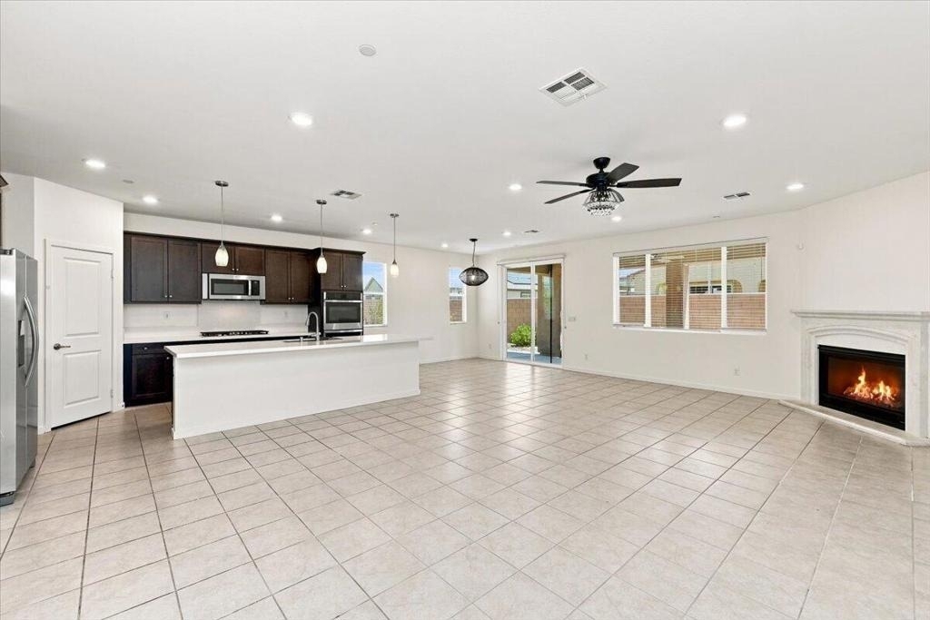 40082 Catania Court - Photo 1