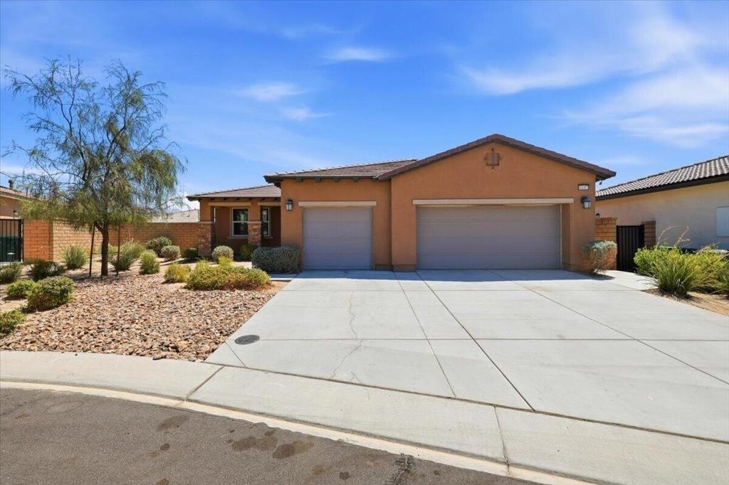 40082 Catania Court - Photo 44