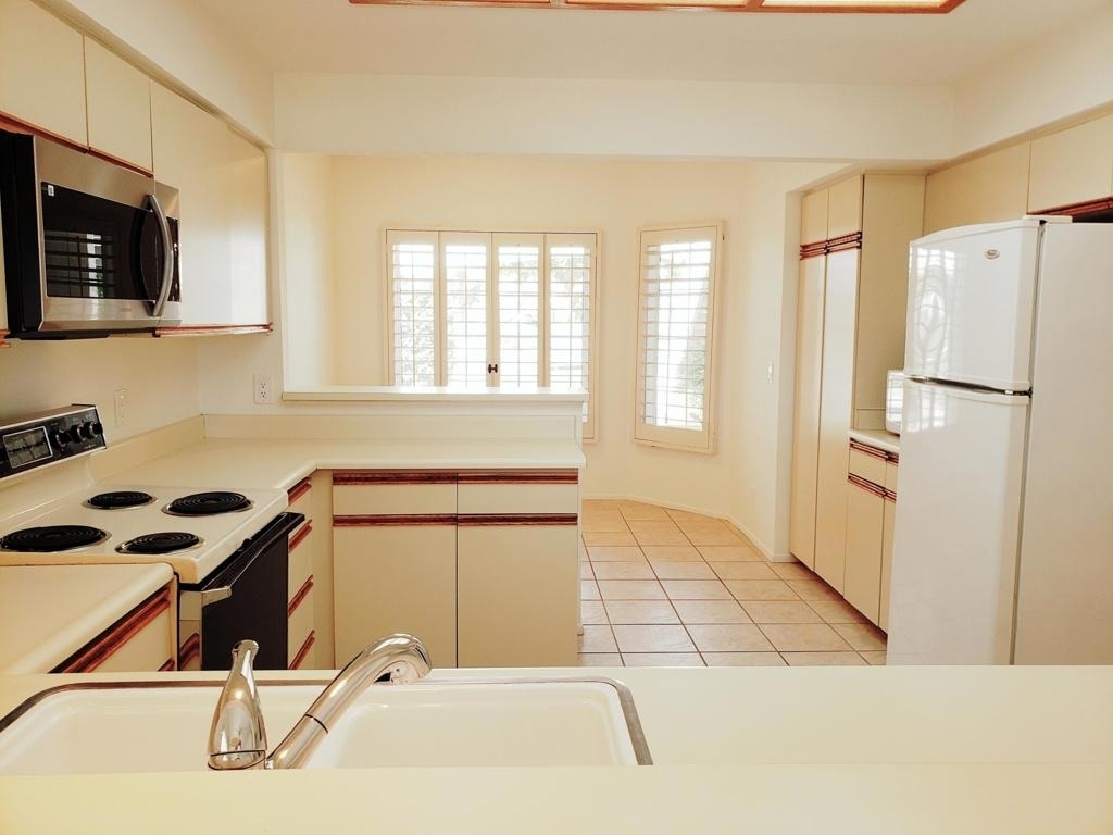 274 Vista Royale Circle E - Photo 16