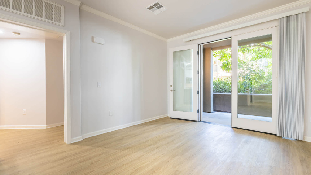 2552 Kelvin Ave - Photo 5