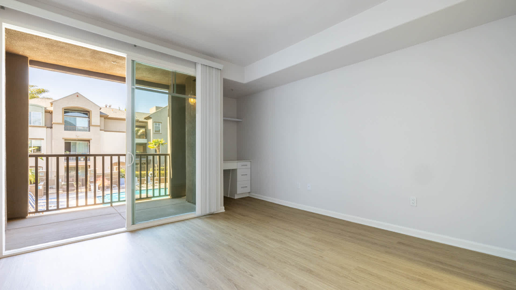 2552 Kelvin Ave - Photo 31