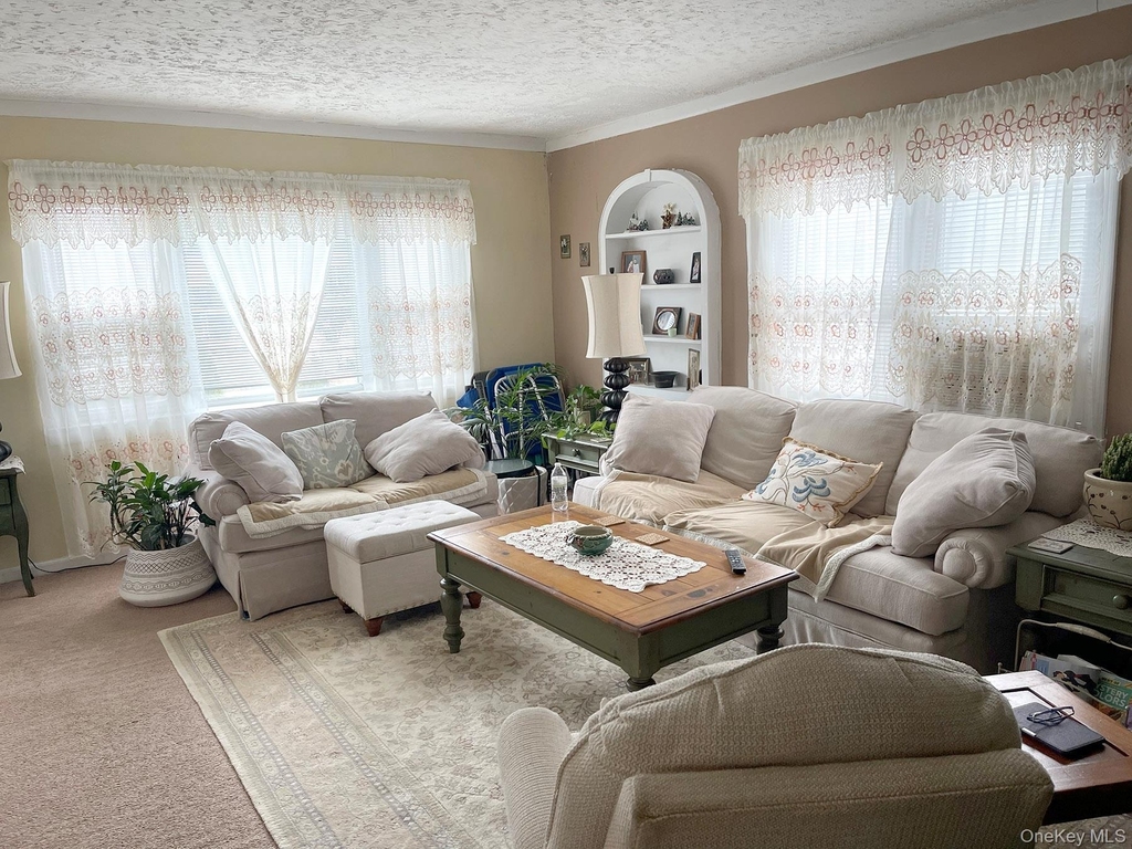 364 E Broadway - Photo 3