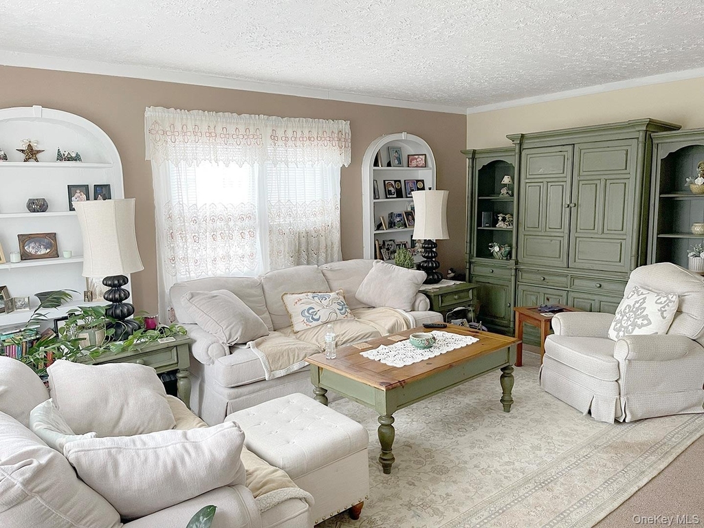 364 E Broadway - Photo 1