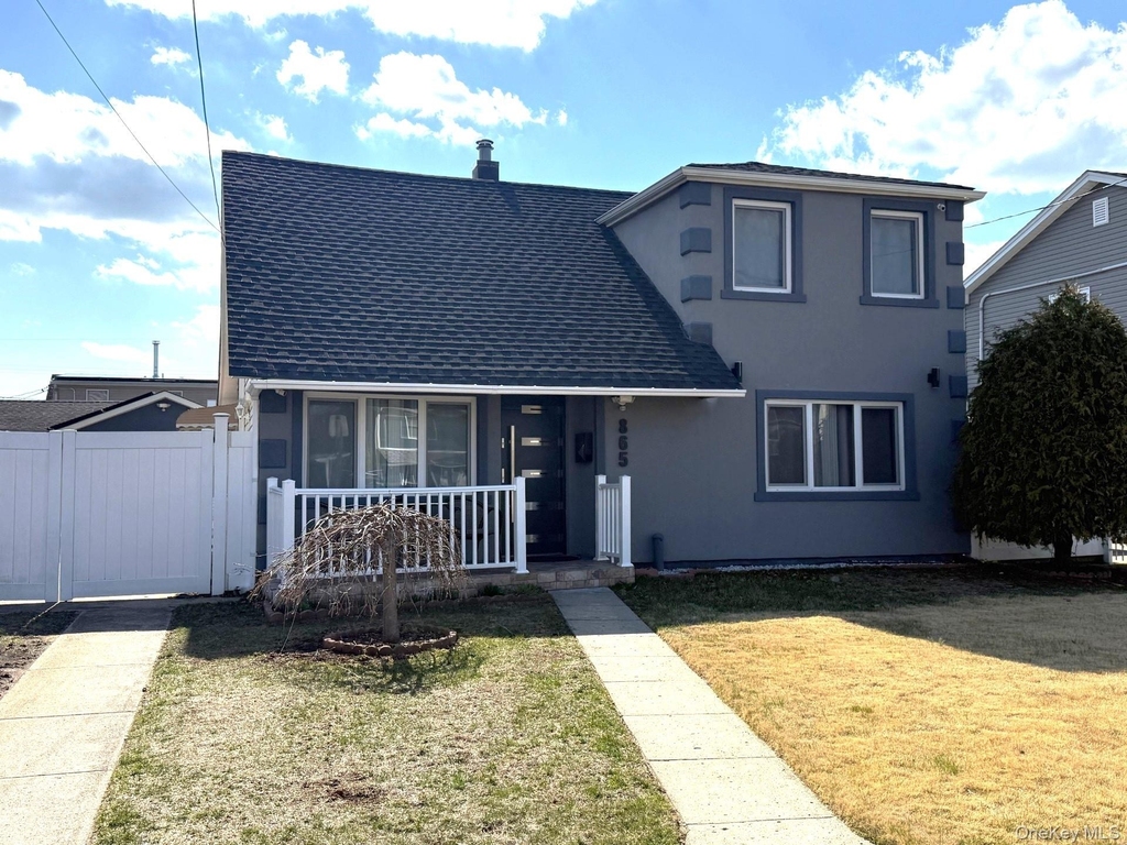 865 Grand Boulevard - Photo 0