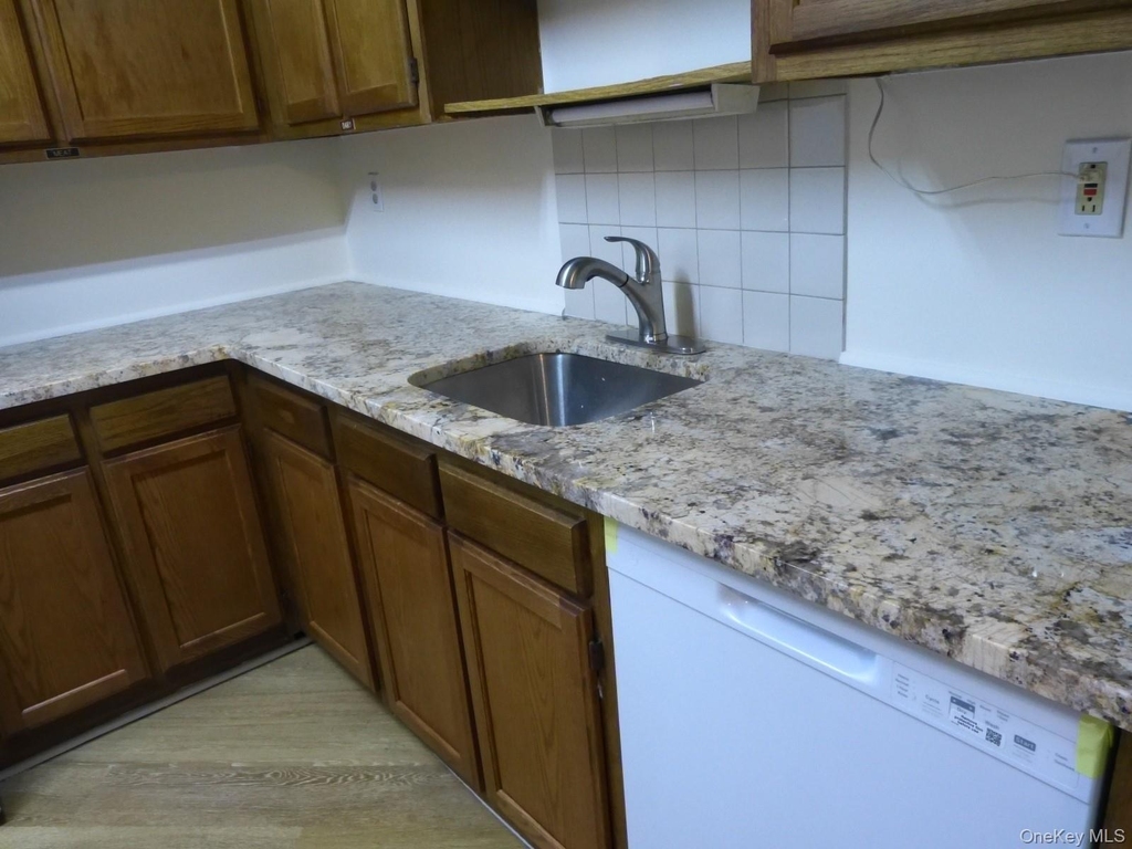 715 Kennedy Drive - Photo 6