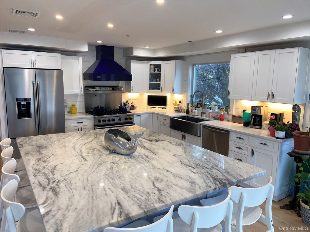 40 Trenton Avenue - Photo 1