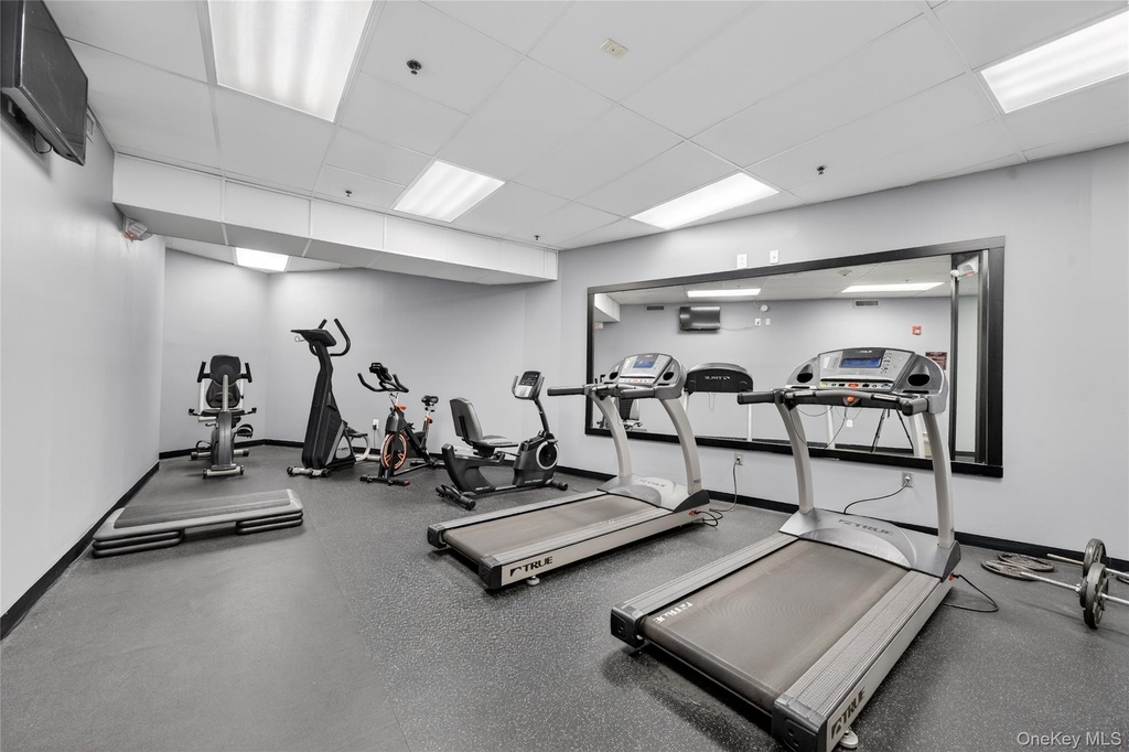 130 Post Avenue - Photo 20
