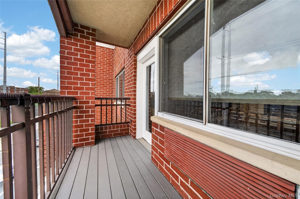 130 Post Avenue - Photo 13