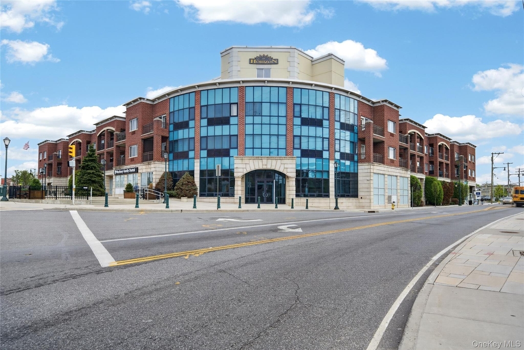 130 Post Avenue - Photo 4