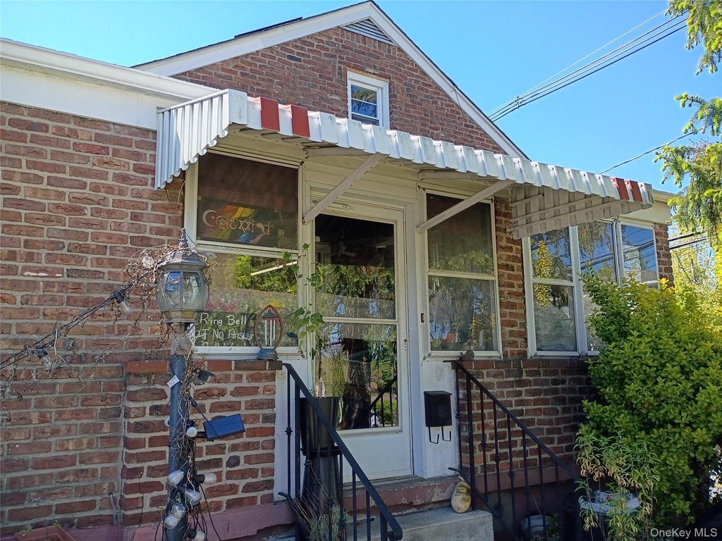 93 E Railroad Avenue - Photo 1