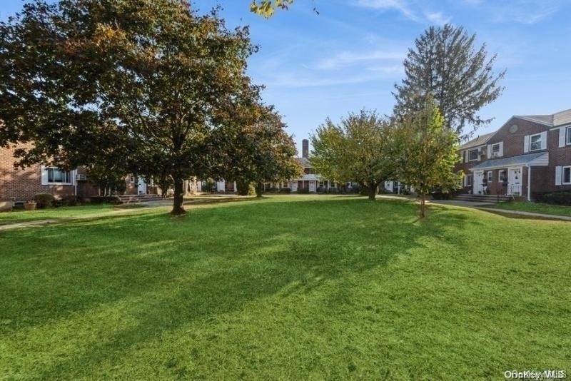 261-72 Langstone Ave Avenue - Photo 2