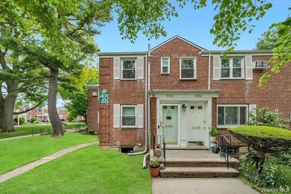 261-72 Langstone Ave Avenue - Photo 1