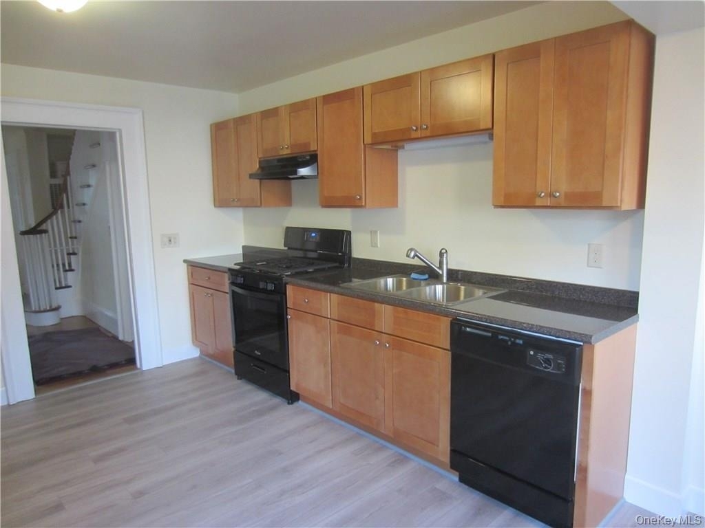 212 S Cherry Street - Photo 3