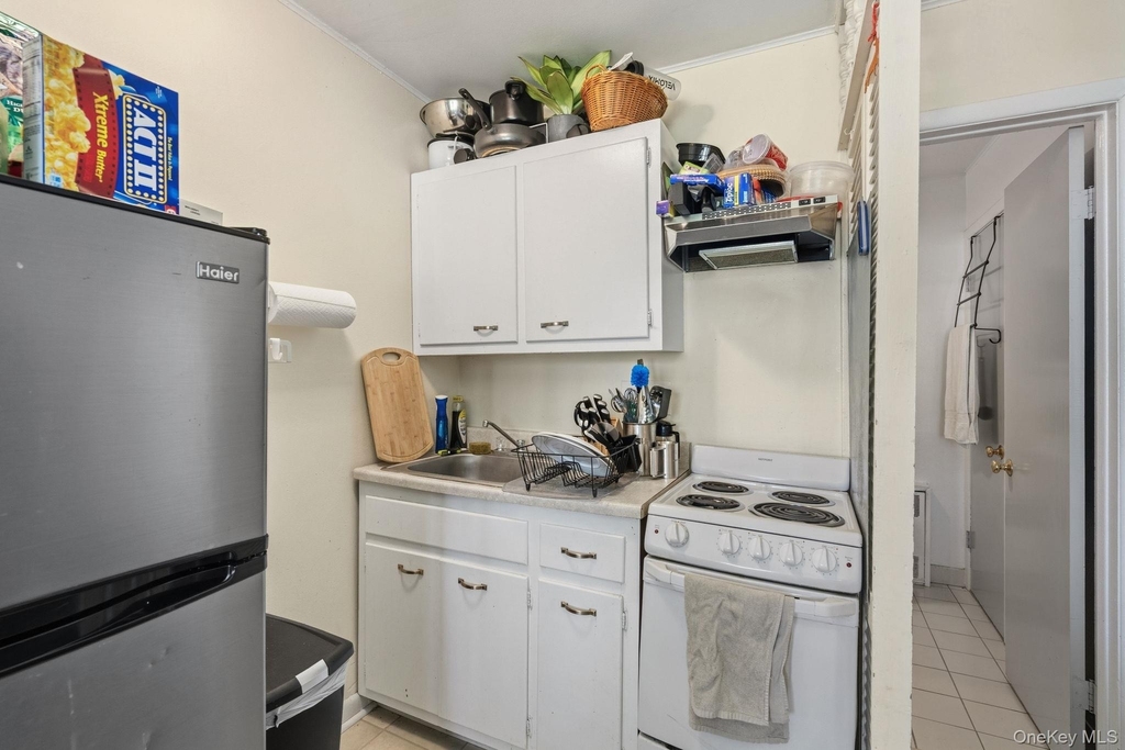 194 Jersey Avenue - Photo 2