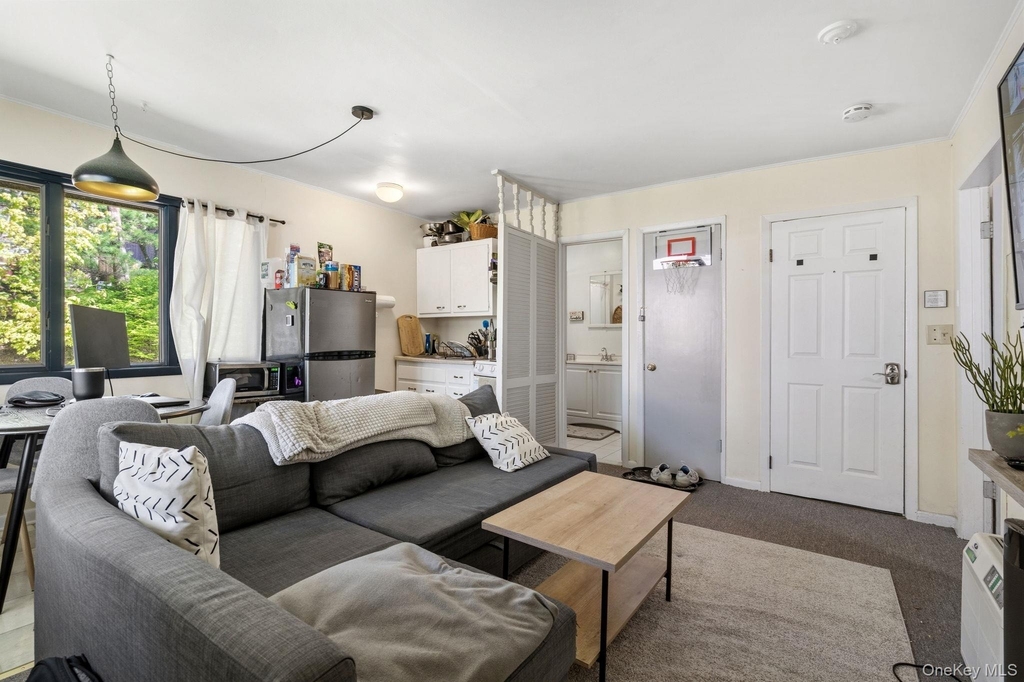 194 Jersey Avenue - Photo 4