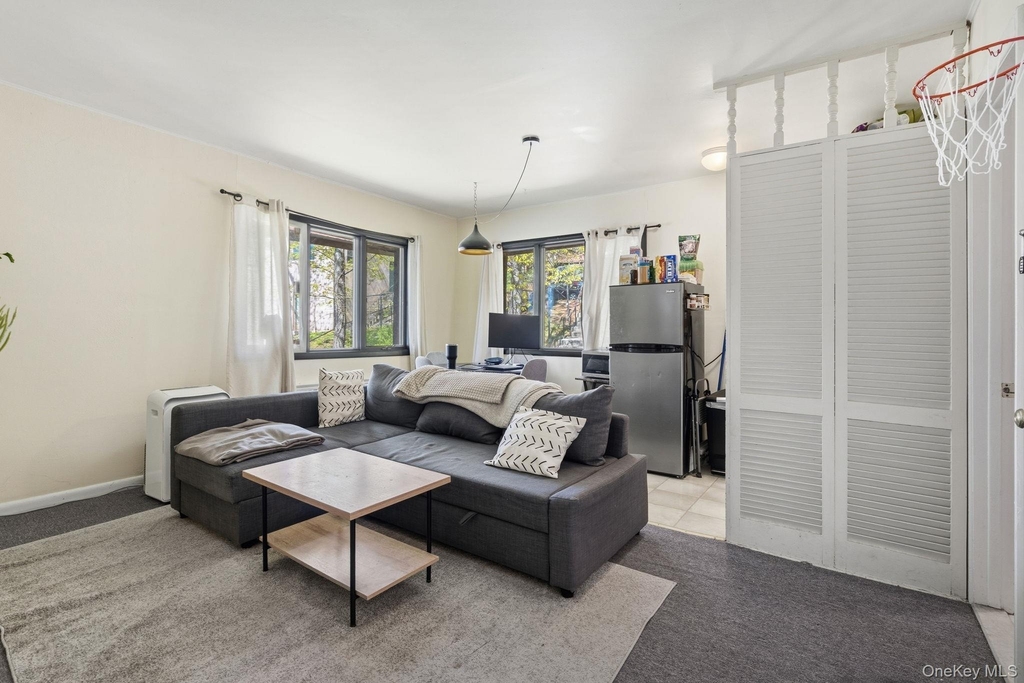 194 Jersey Avenue - Photo 5