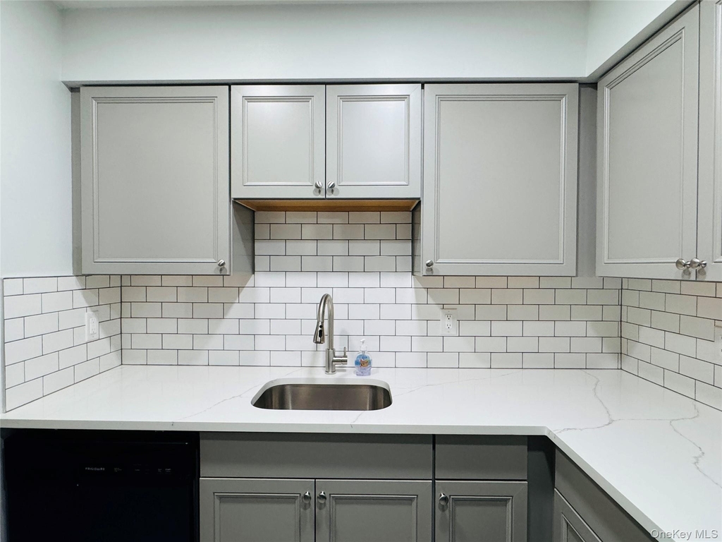 1 Ruth Court - Photo 5