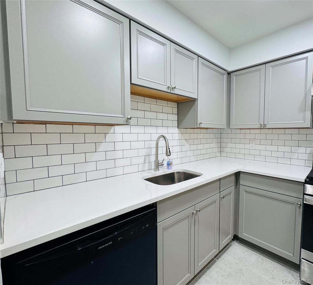 1 Ruth Court - Photo 6