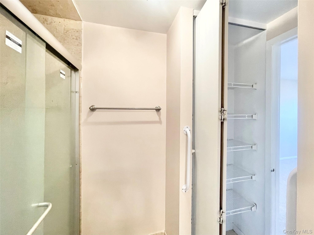 12 Bond Street - Photo 32