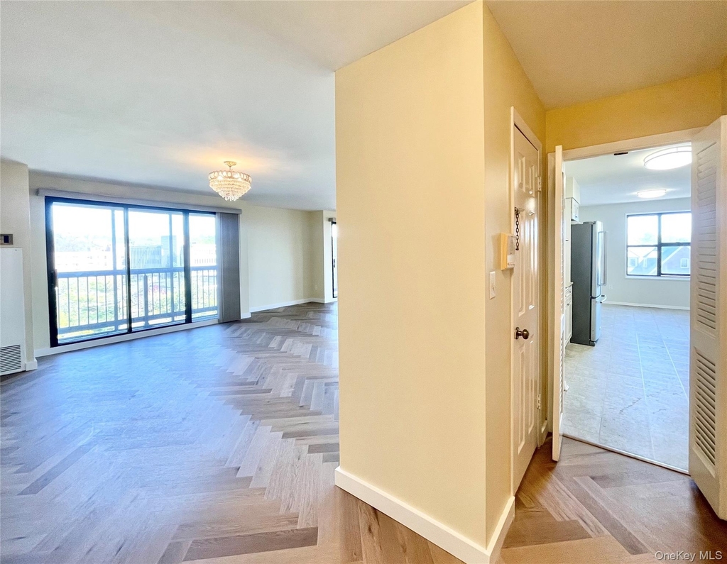 12 Bond Street - Photo 1