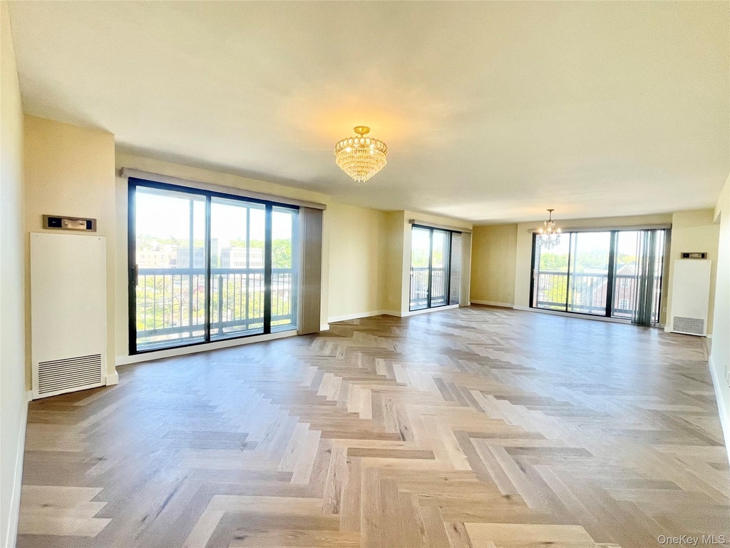 12 Bond Street - Photo 3