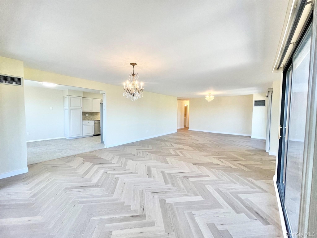 12 Bond Street - Photo 7