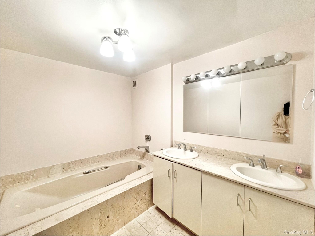 12 Bond Street - Photo 30