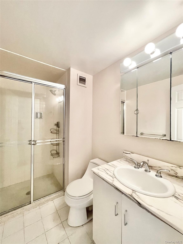 12 Bond Street - Photo 21